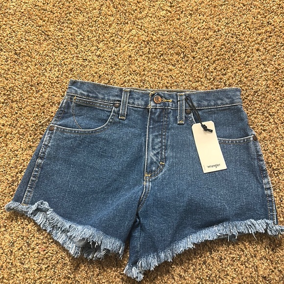 Woman’s wrangler shorts - Picture 1 of 2